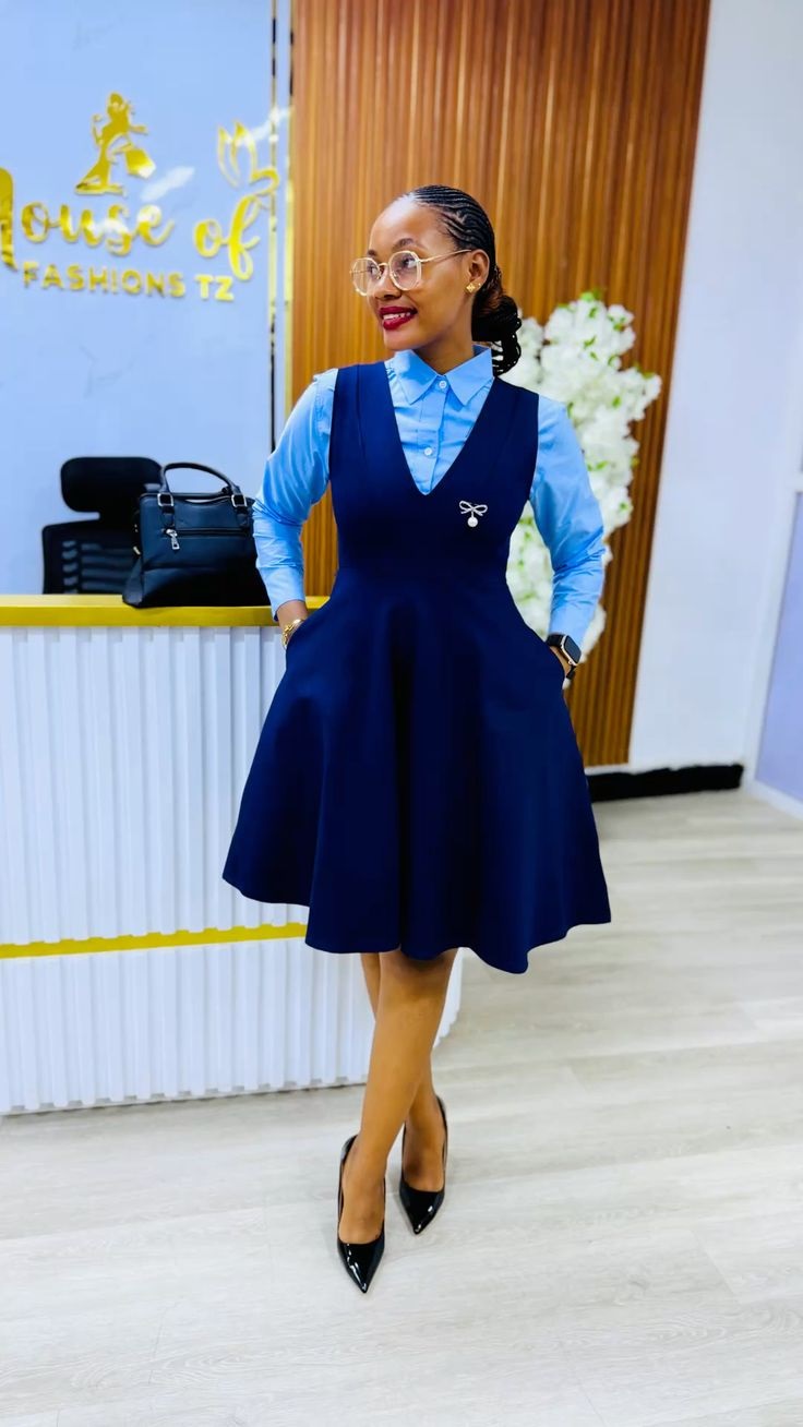 Uniforme "Élégance Azur & Neige" - Miniature 2